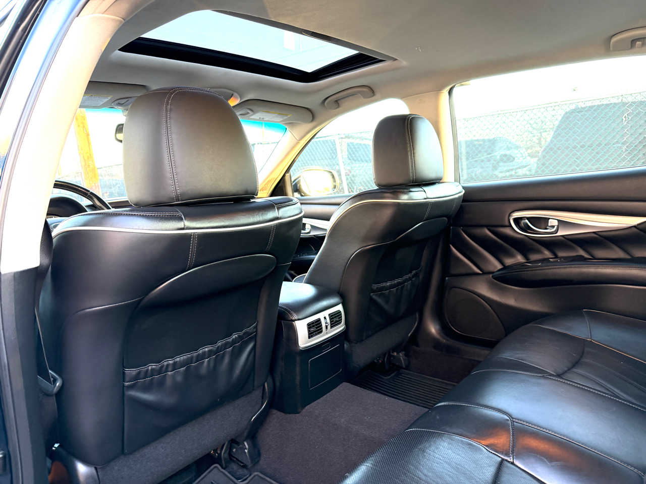 Infiniti Q70L 3.7 AWD 2017