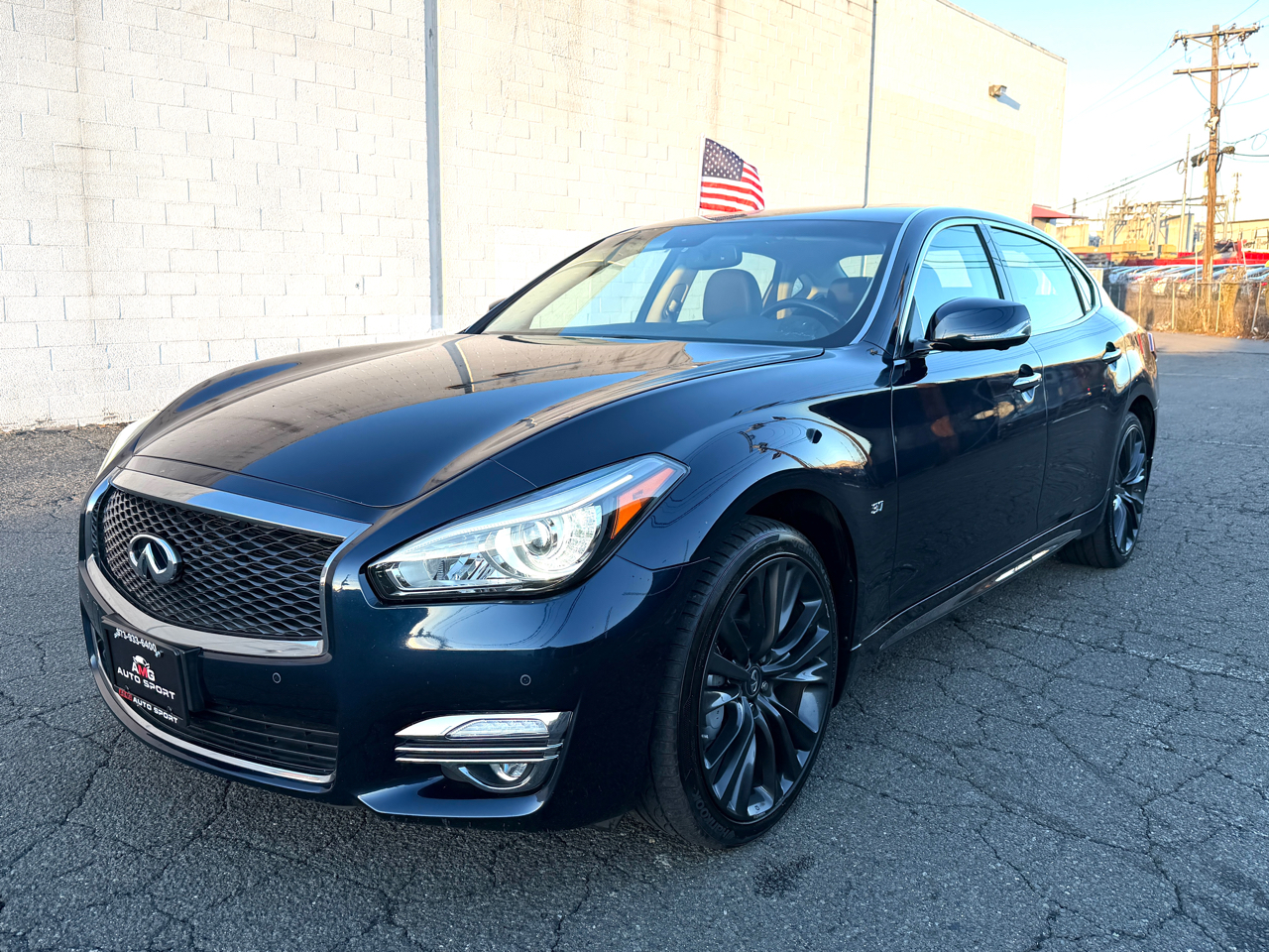 2017 INFINITI Q70L 3.7's photo