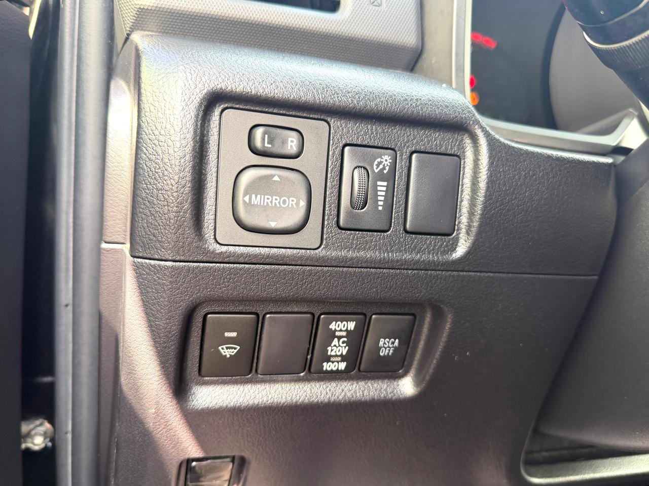 Toyota 4Runner 4WD 4dr V6 Limited (Natl) 2012