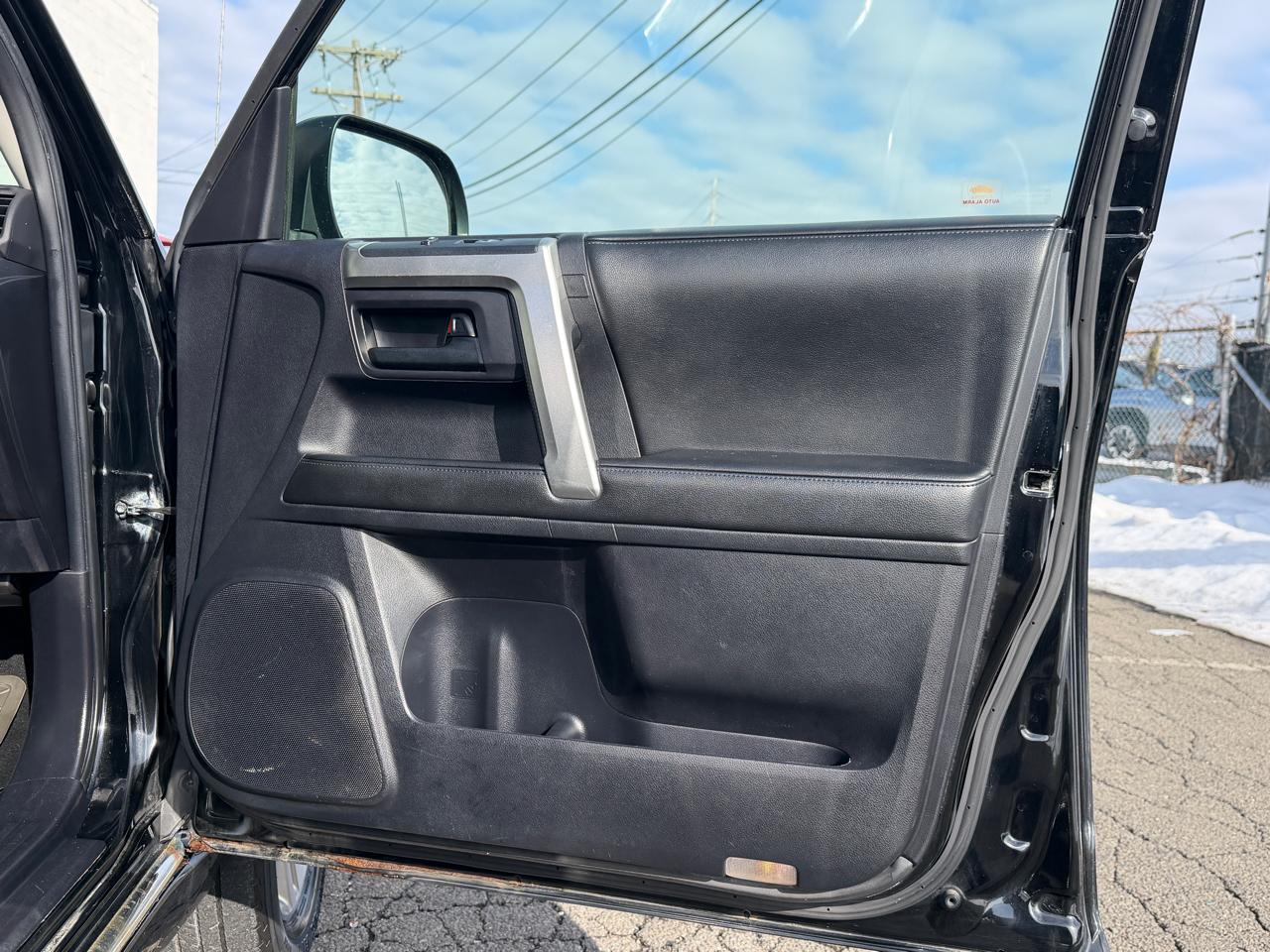 Toyota 4Runner 4WD 4dr V6 Limited (Natl) 2012