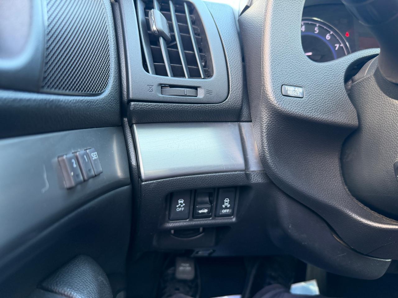 Infiniti G37 Sedan 4dr x AWD 2012