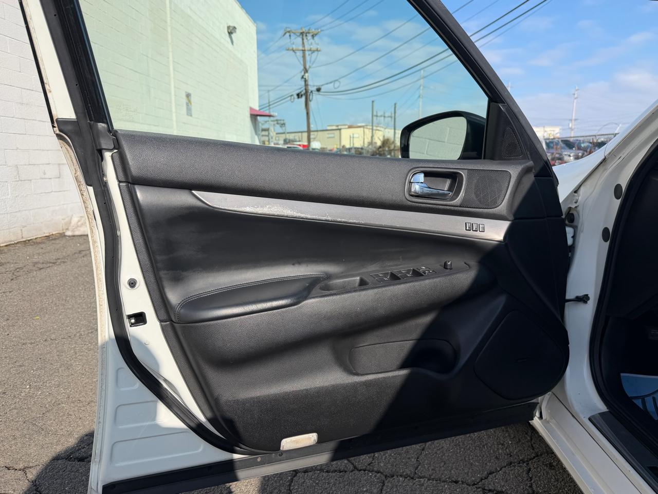 Infiniti G37 Sedan 4dr x AWD 2012