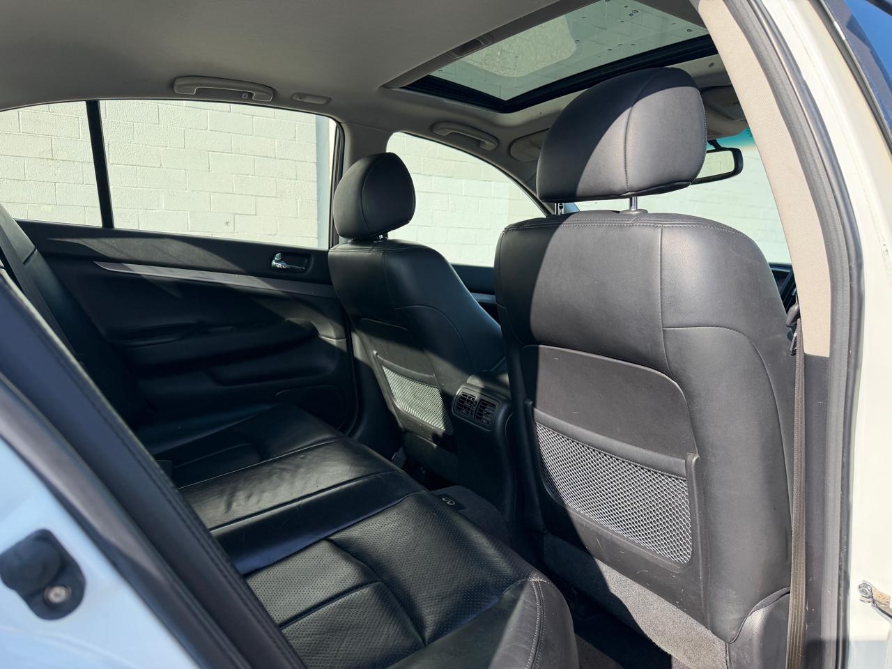 Infiniti G37 Sedan 4dr x AWD 2012