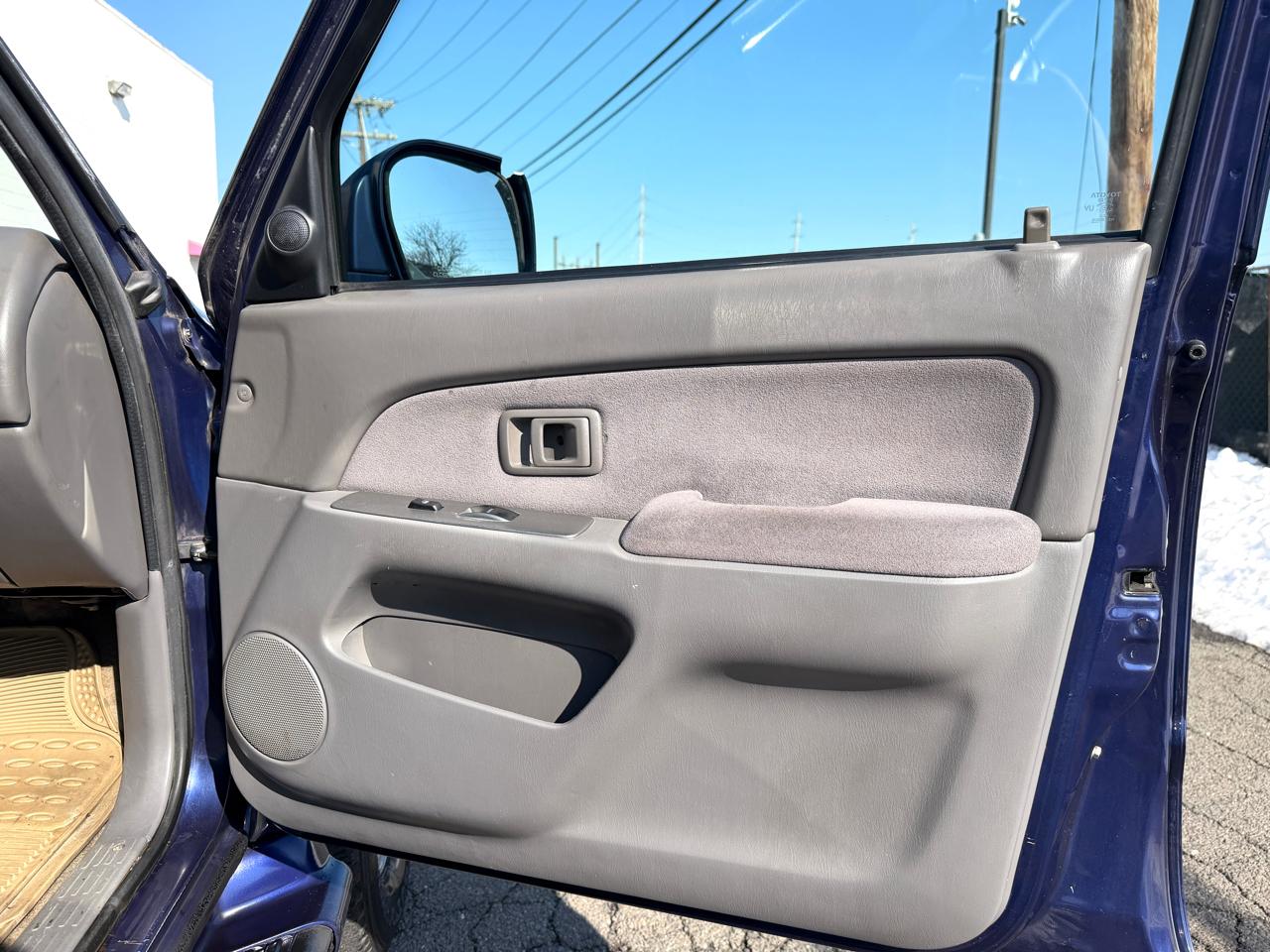 Toyota 4Runner 4dr SR5 3.4L Auto 4WD (Natl) 2002