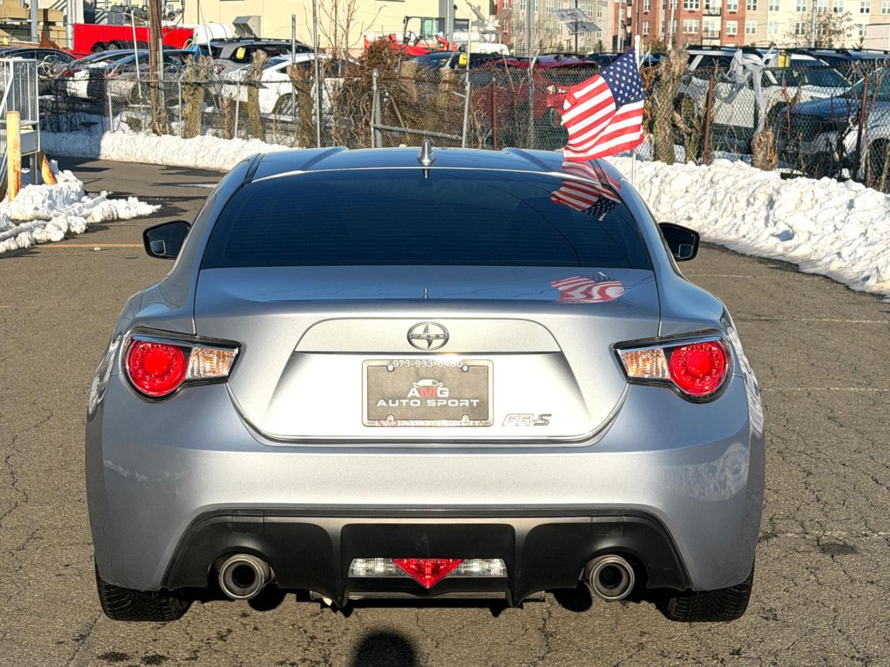Scion FR-S 2dr Cpe Man (Natl) 2015