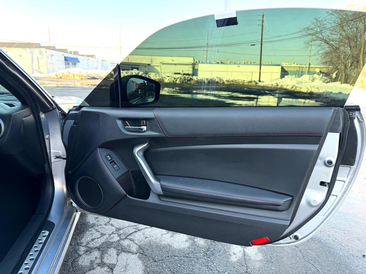 Scion FR-S 2dr Cpe Man (Natl) 2015