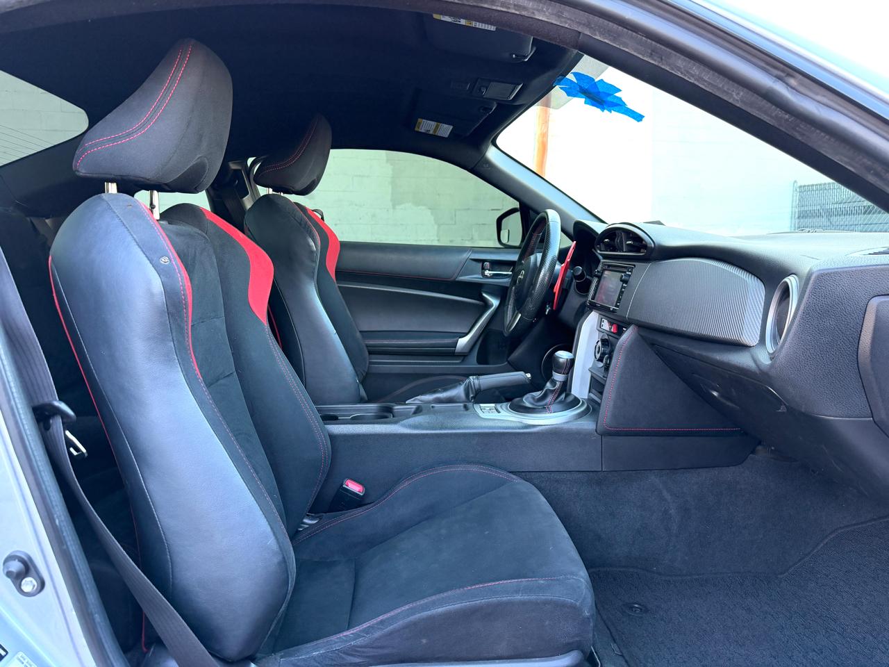 Scion FR-S 2dr Cpe Man (Natl) 2015