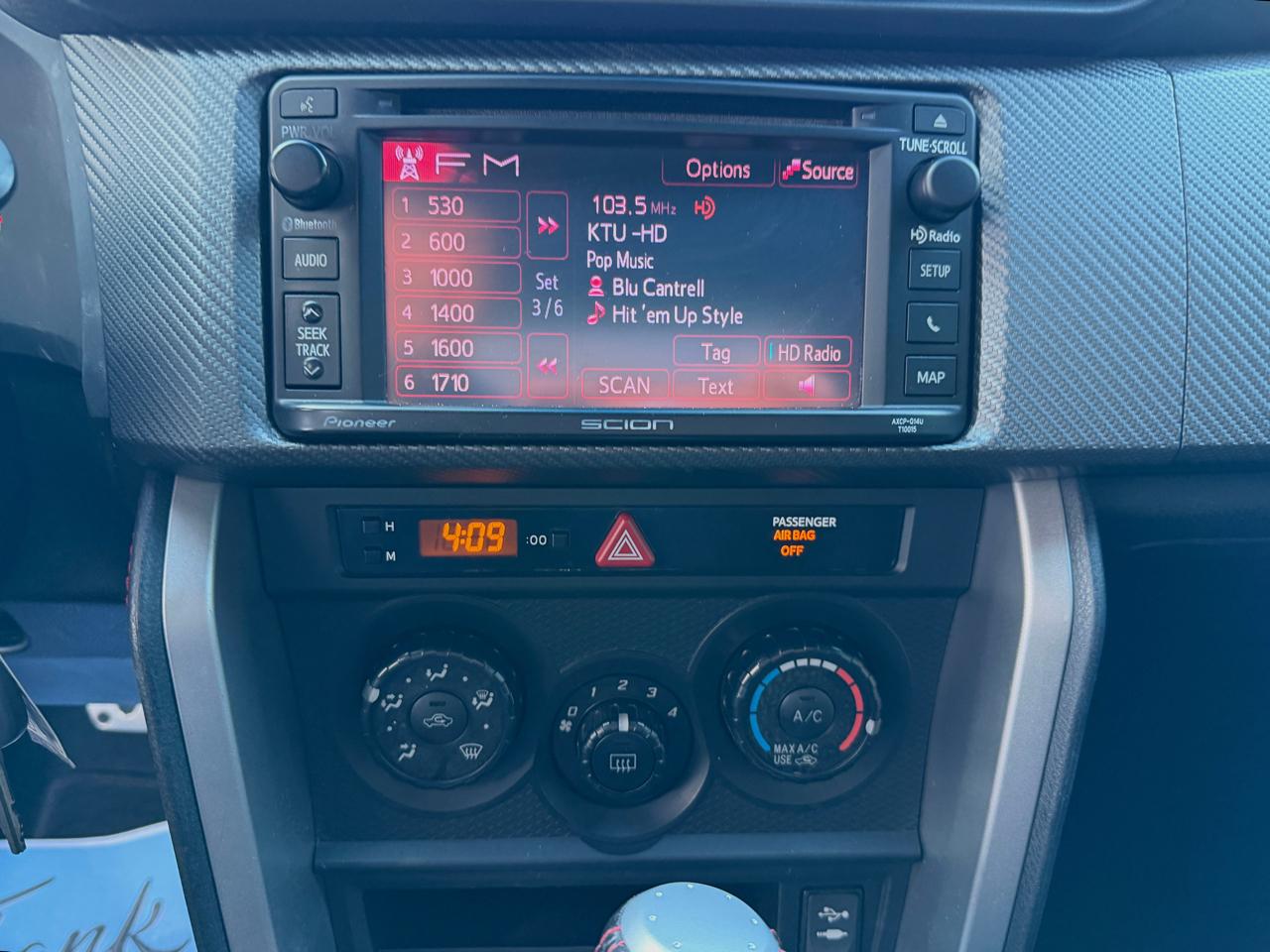 Scion FR-S 2dr Cpe Man (Natl) 2015