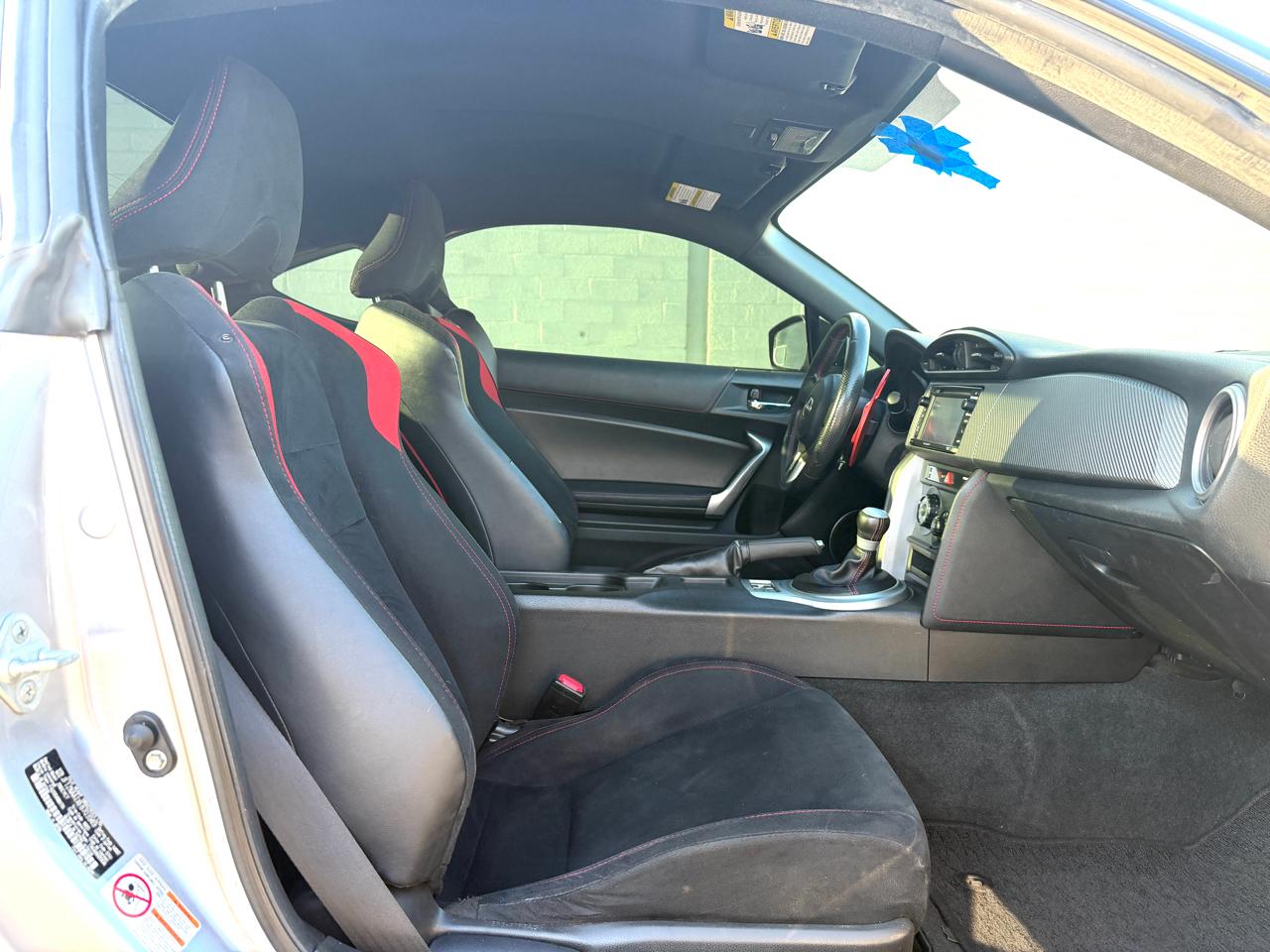 Scion FR-S 2dr Cpe Man (Natl) 2015