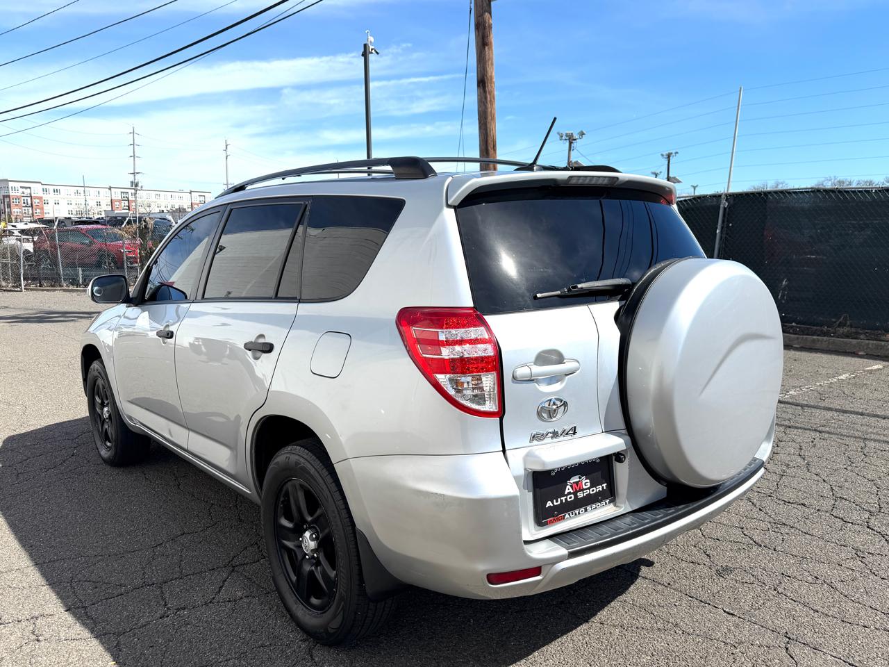 Toyota RAV4 FWD 4dr 4-cyl 4-Spd AT (Natl) 2011