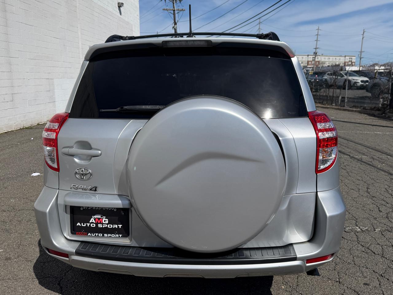 Toyota RAV4 FWD 4dr 4-cyl 4-Spd AT (Natl) 2011