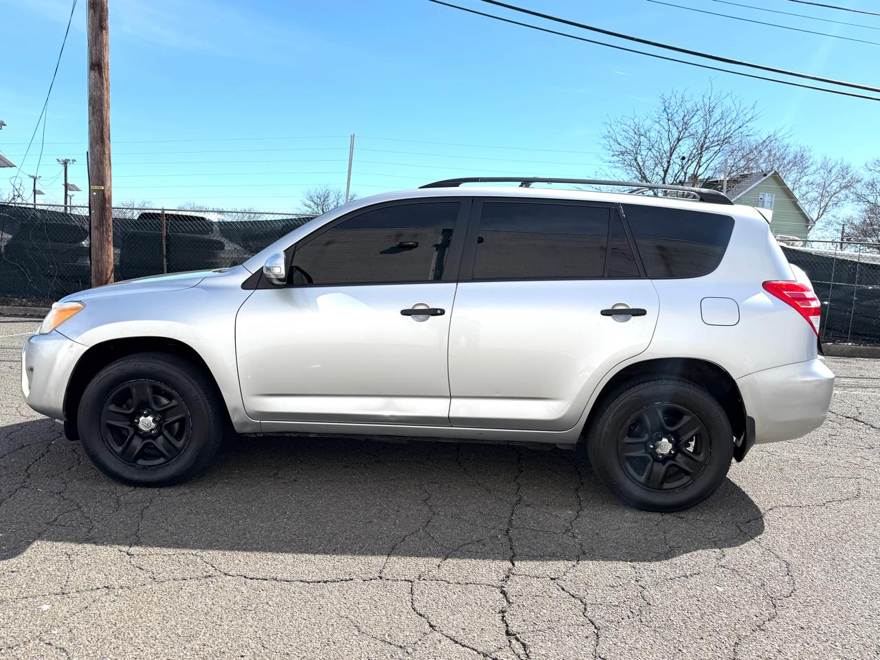 Toyota RAV4 FWD 4dr 4-cyl 4-Spd AT (Natl) 2011