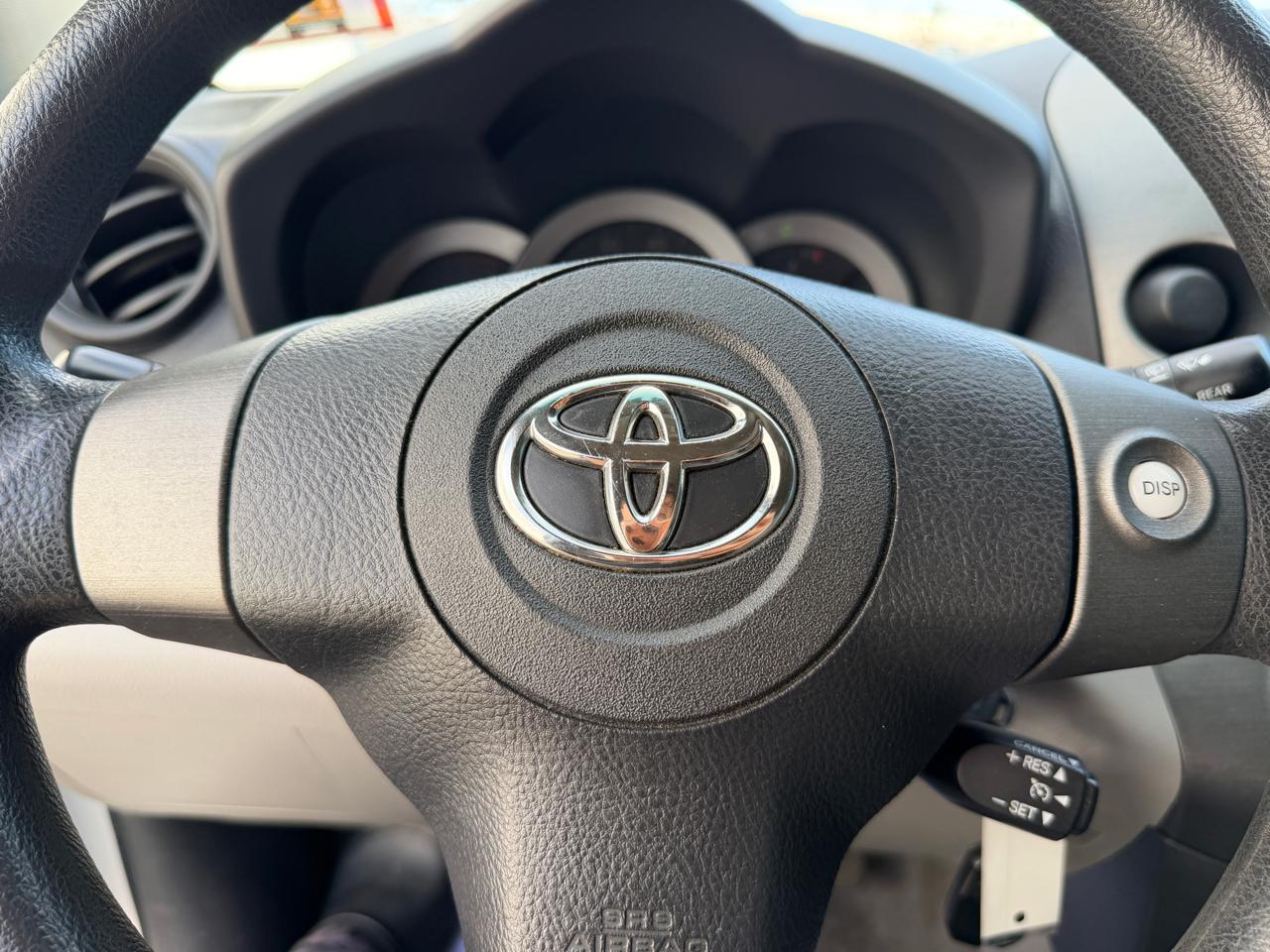 Toyota RAV4 FWD 4dr 4-cyl 4-Spd AT (Natl) 2011