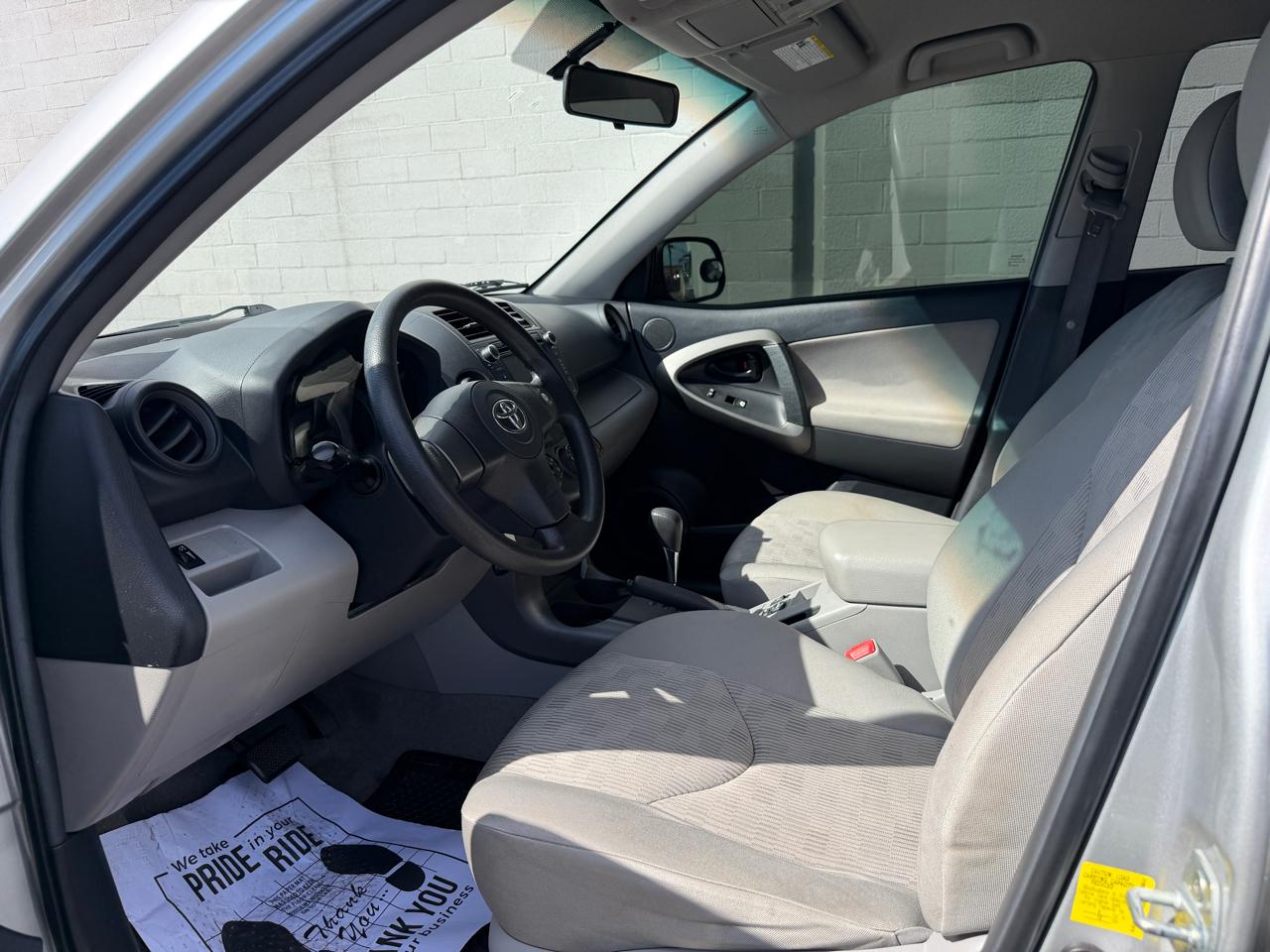 Toyota RAV4 FWD 4dr 4-cyl 4-Spd AT (Natl) 2011