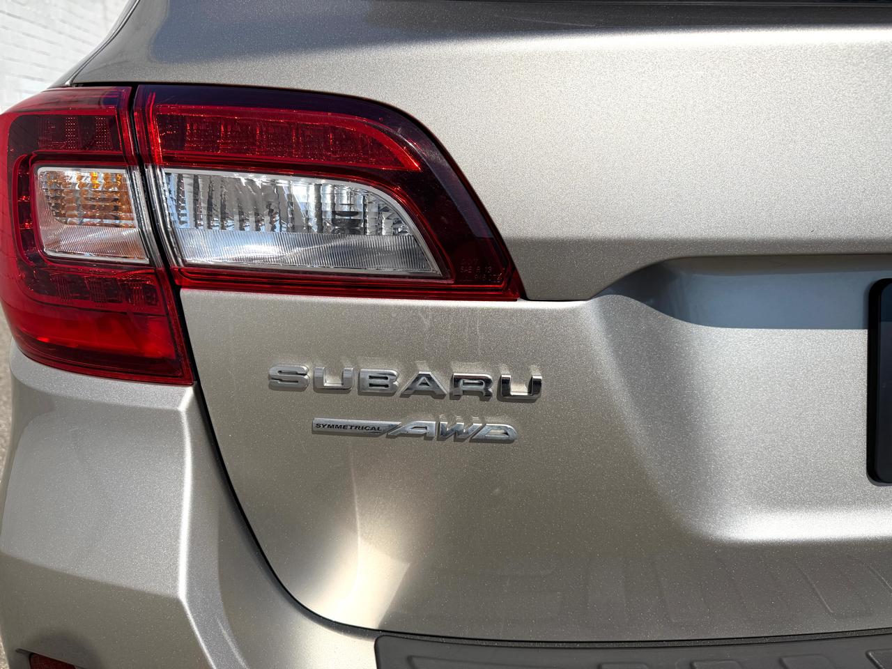 Subaru Outback 4dr Wgn 3.6R Limited 2016