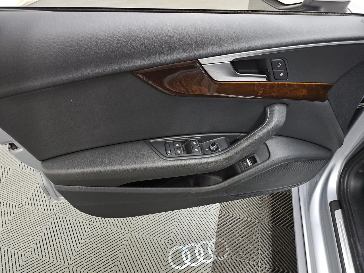 Audi A4 Premium 45 TFSI quattro 2019