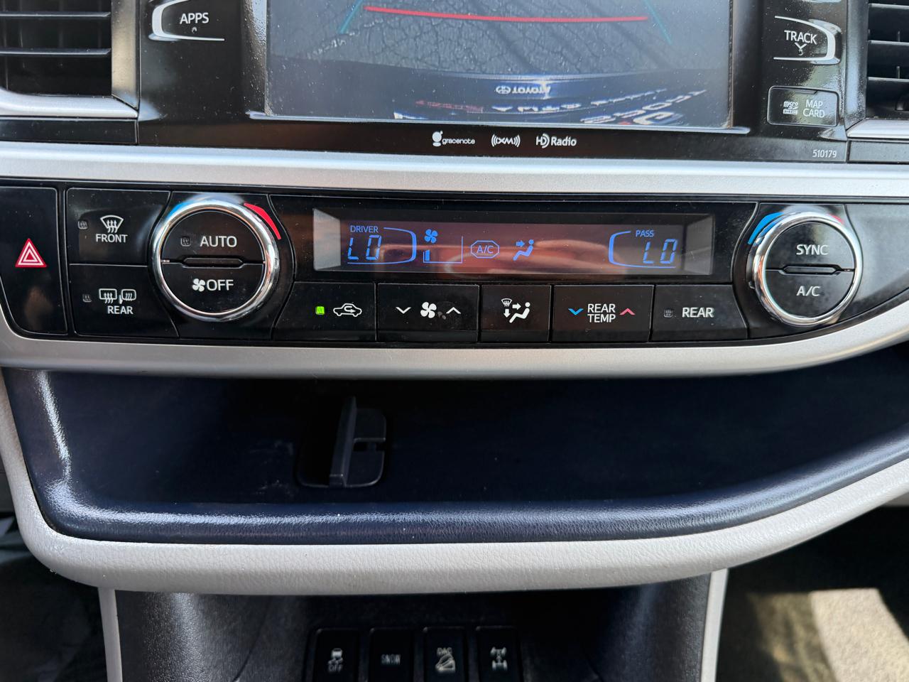 Toyota Highlander XLE V6 AWD (Natl) 2017