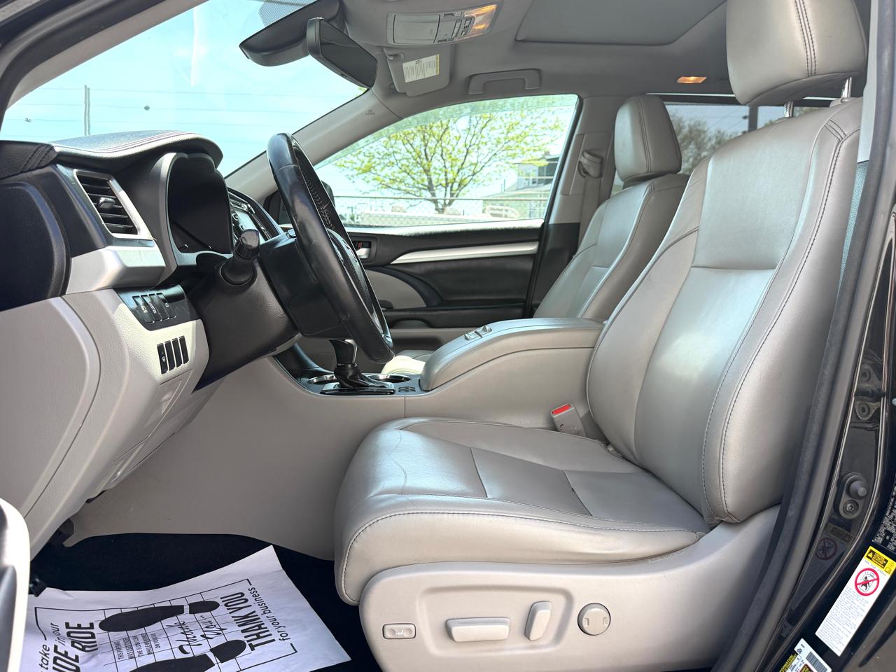 Toyota Highlander XLE V6 AWD (Natl) 2017