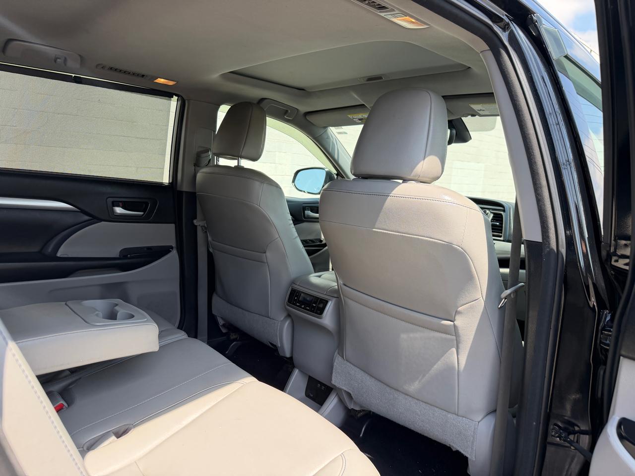 Toyota Highlander XLE V6 AWD (Natl) 2017