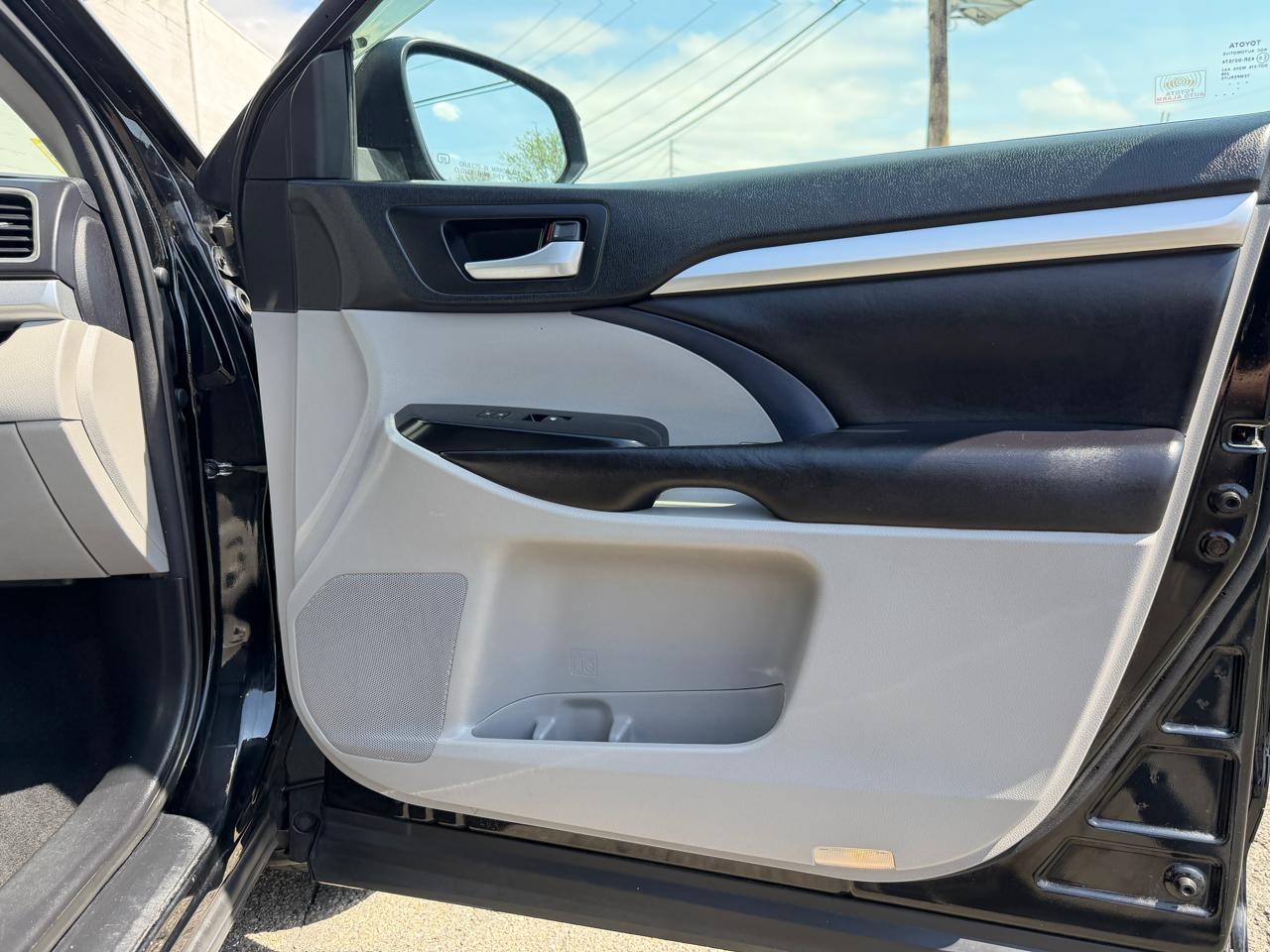 Toyota Highlander XLE V6 AWD (Natl) 2017