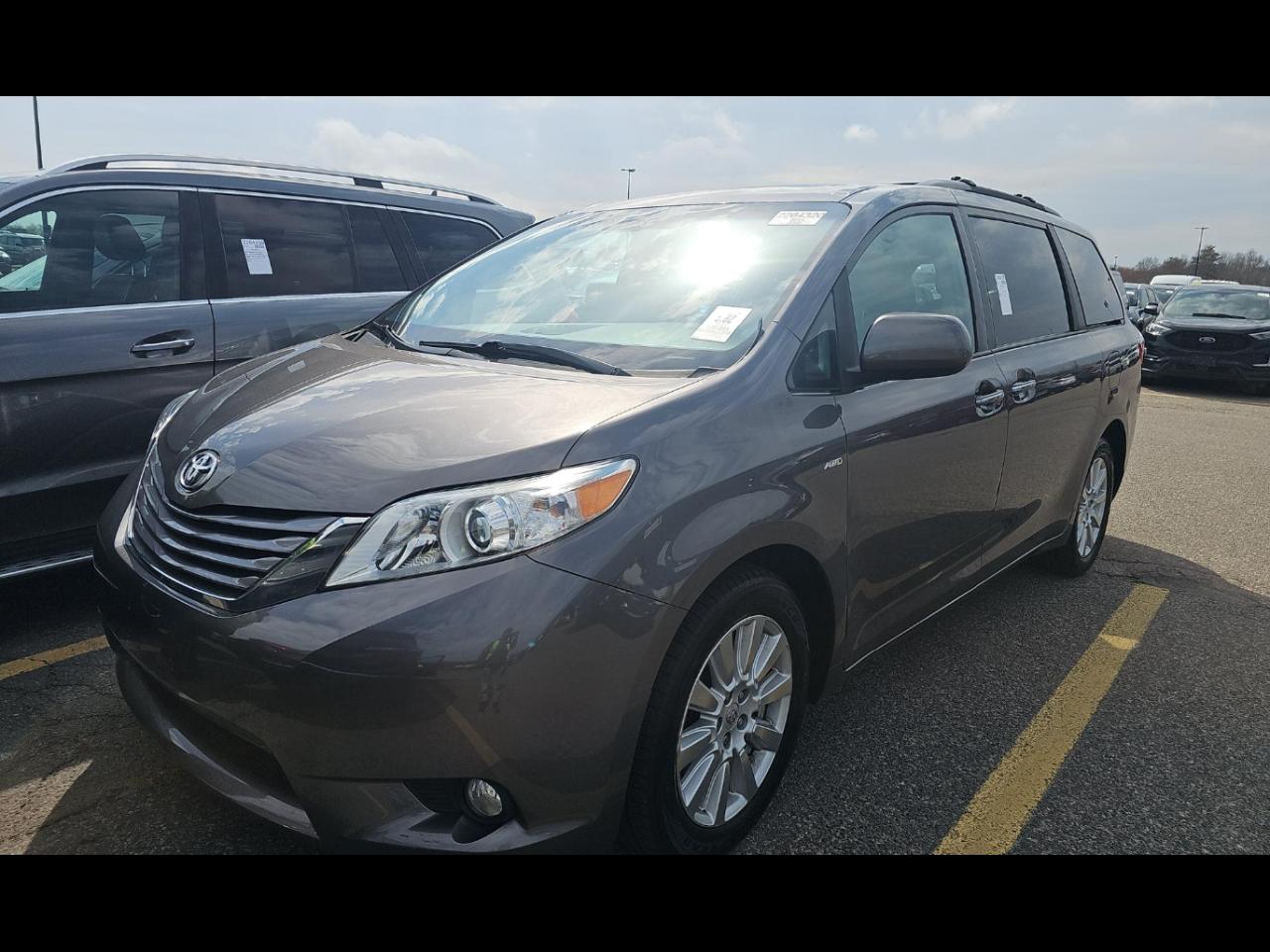 2017 Toyota Sienna Limited Premium AWD 7-Passenger (Natl)