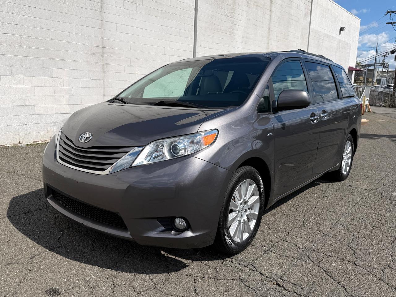 2017 Toyota Sienna Limited Premium AWD 7-Passenger (Natl)