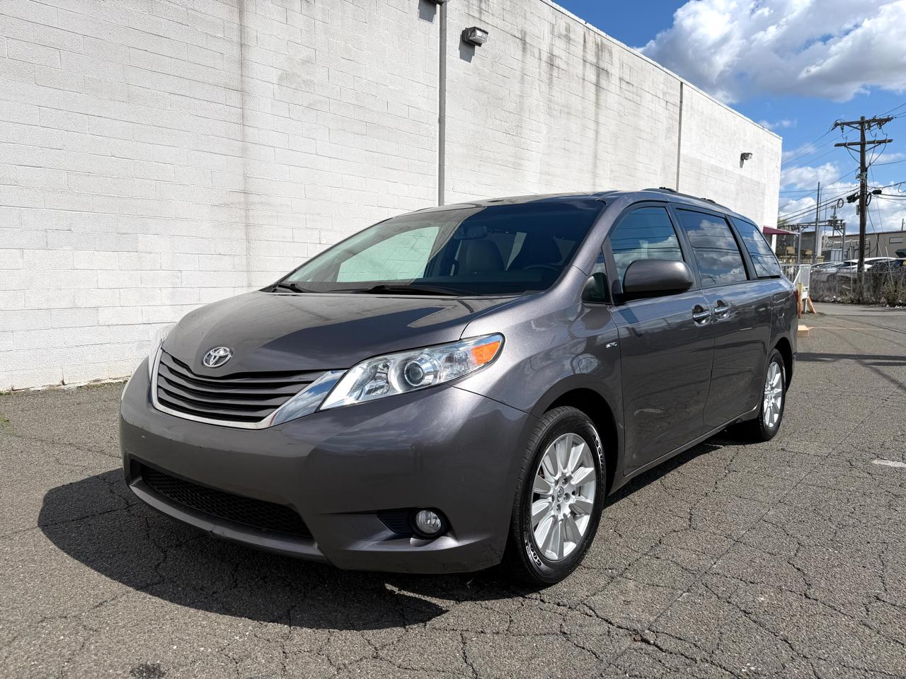 Toyota Sienna Limited Premium AWD 7-Passenger (Natl) 2017