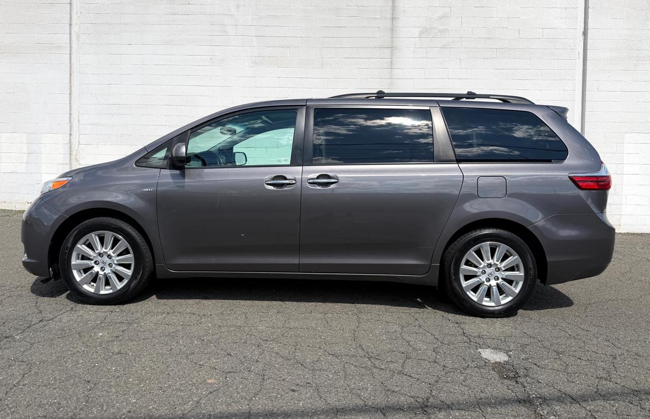 Toyota Sienna Limited Premium AWD 7-Passenger (Natl) 2017