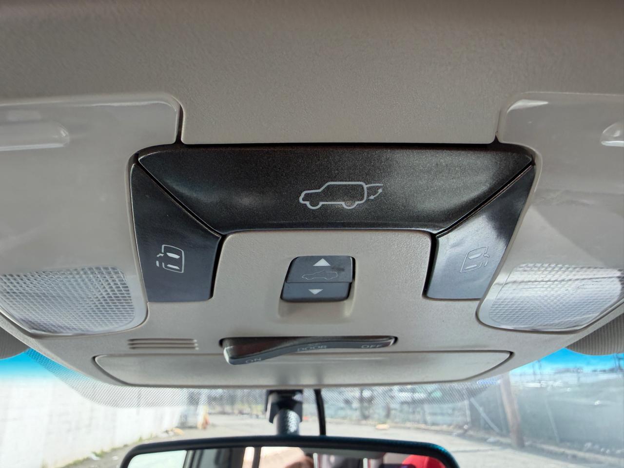 Toyota Sienna Limited Premium AWD 7-Passenger (Natl) 2017