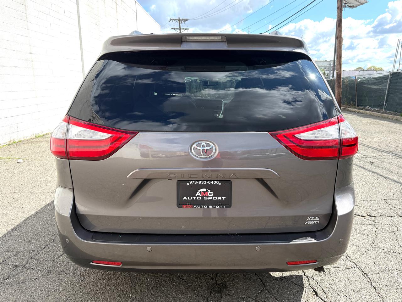 Toyota Sienna Limited Premium AWD 7-Passenger (Natl) 2017