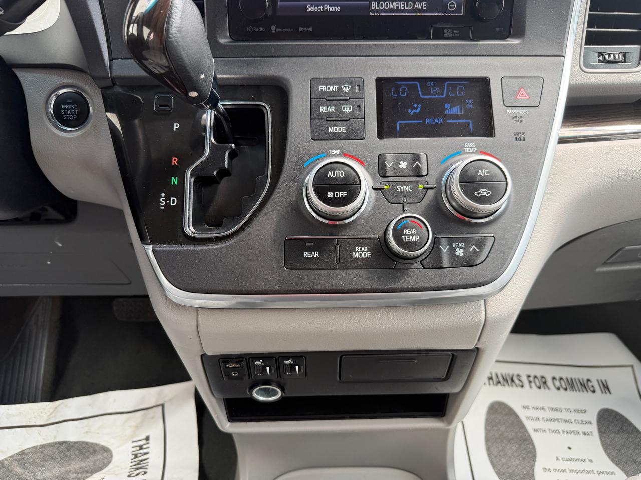 Toyota Sienna Limited Premium AWD 7-Passenger (Natl) 2017