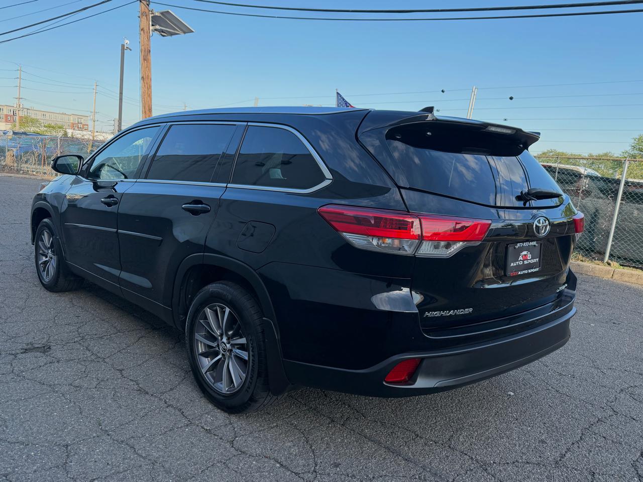 Toyota Highlander XLE V6 AWD (Natl) 2019