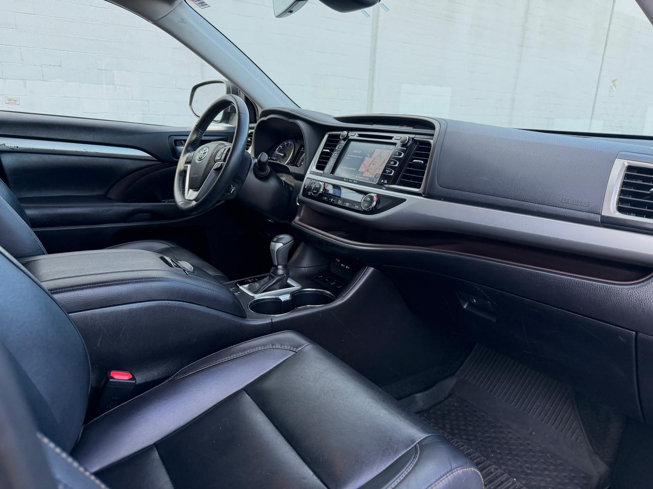 Toyota Highlander XLE V6 AWD (Natl) 2019