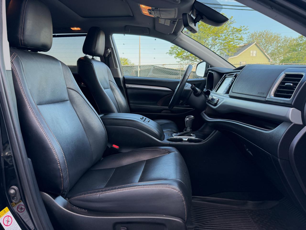 Toyota Highlander XLE V6 AWD (Natl) 2019