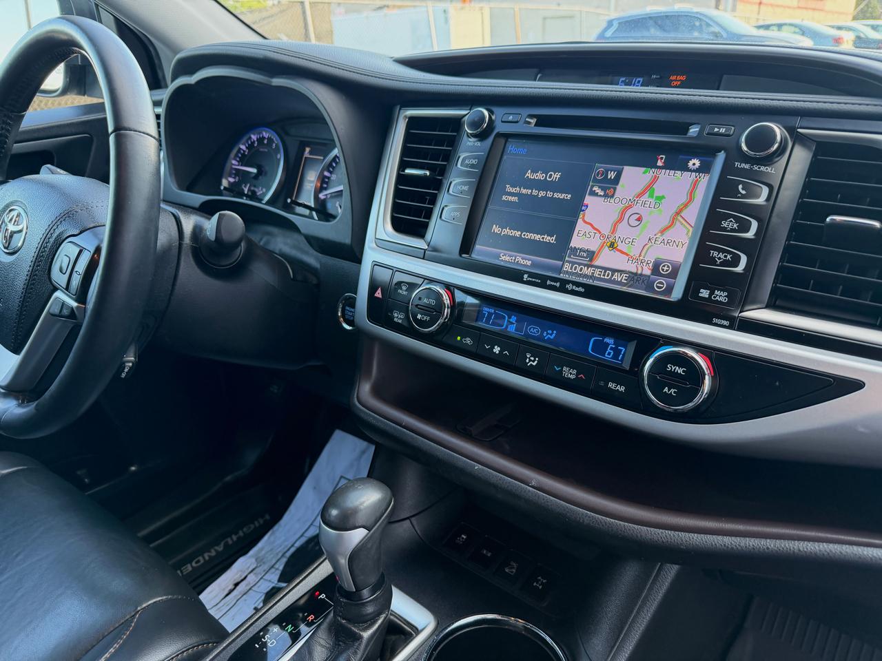 Toyota Highlander XLE V6 AWD (Natl) 2019