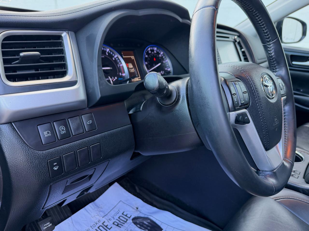 Toyota Highlander XLE V6 AWD (Natl) 2019