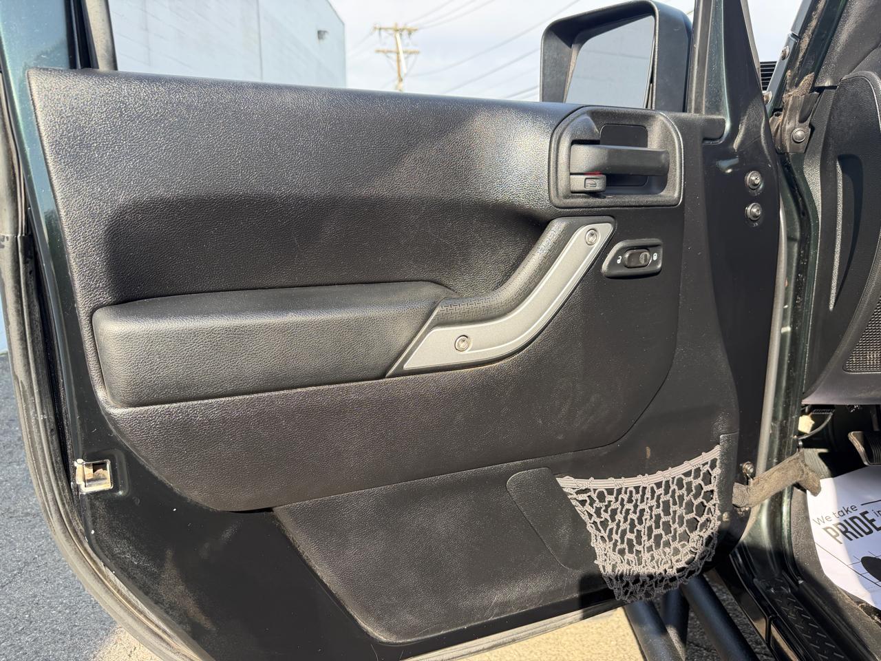 Jeep Wrangler 4WD 2dr Sahara 2012