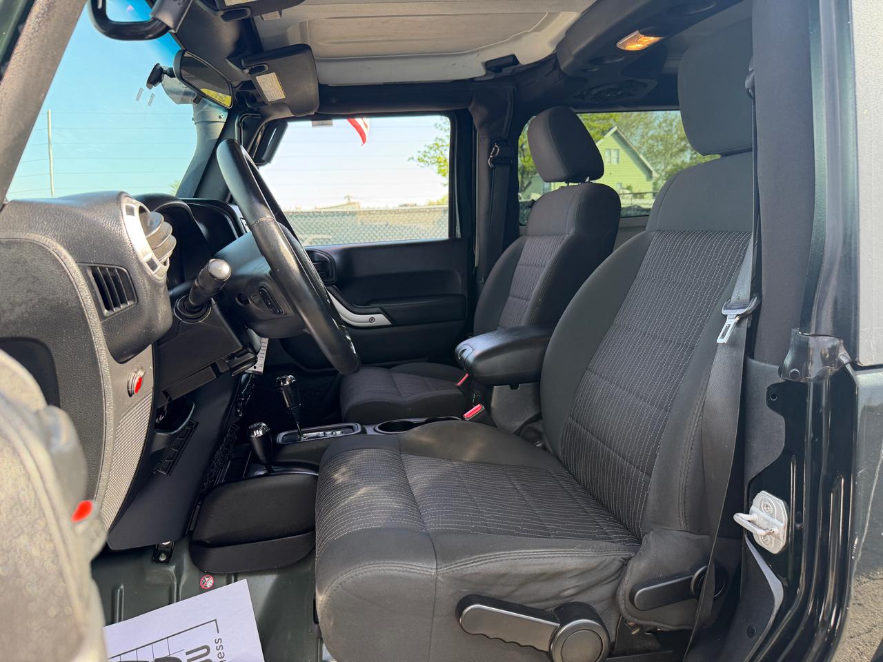 Jeep Wrangler 4WD 2dr Sahara 2012