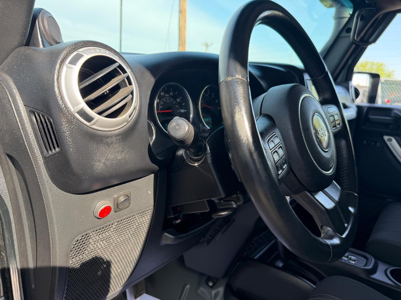 Jeep Wrangler 4WD 2dr Sahara 2012