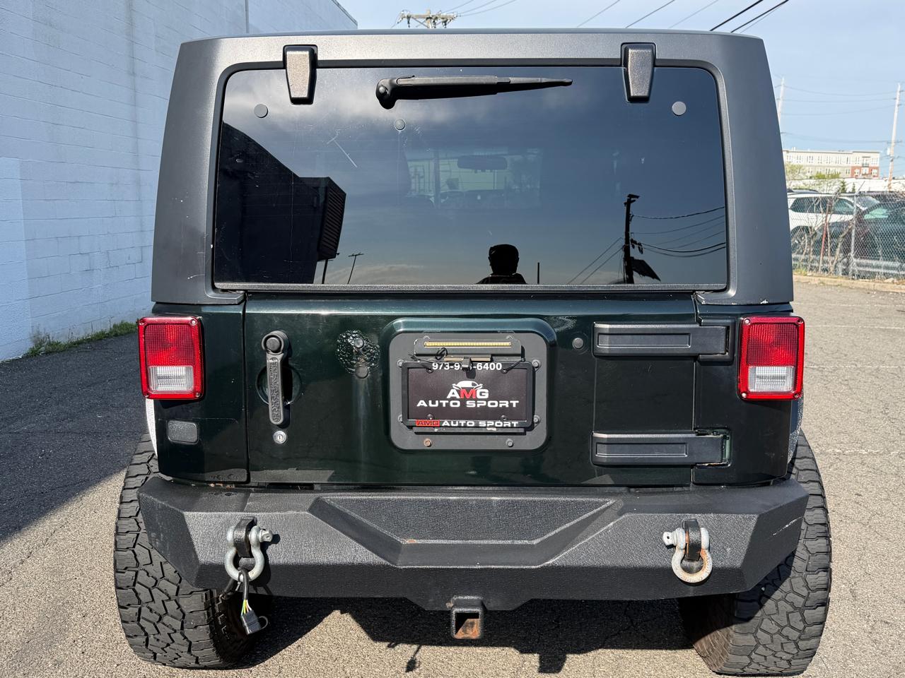 Jeep Wrangler 4WD 2dr Sahara 2012