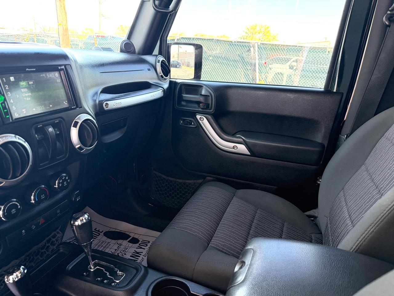 Jeep Wrangler 4WD 2dr Sahara 2012