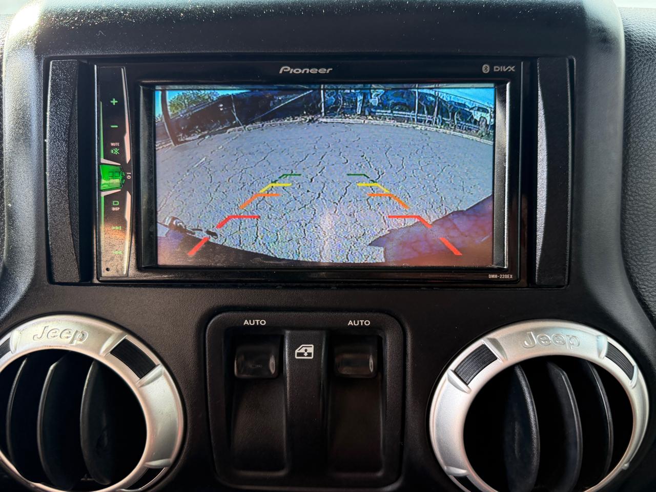 Jeep Wrangler 4WD 2dr Sahara 2012