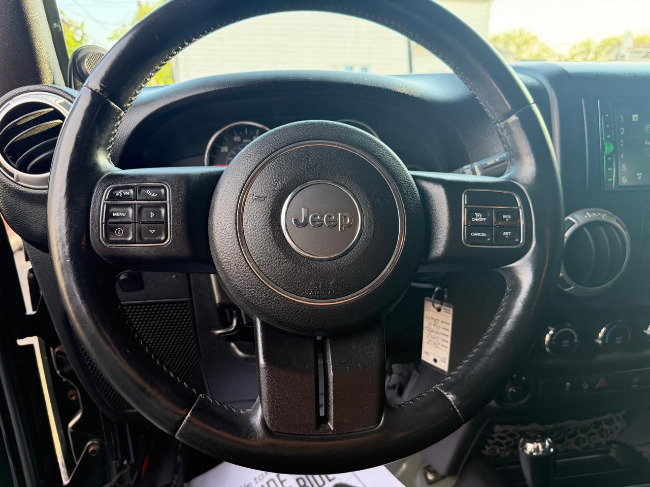 Jeep Wrangler 4WD 2dr Sahara 2012