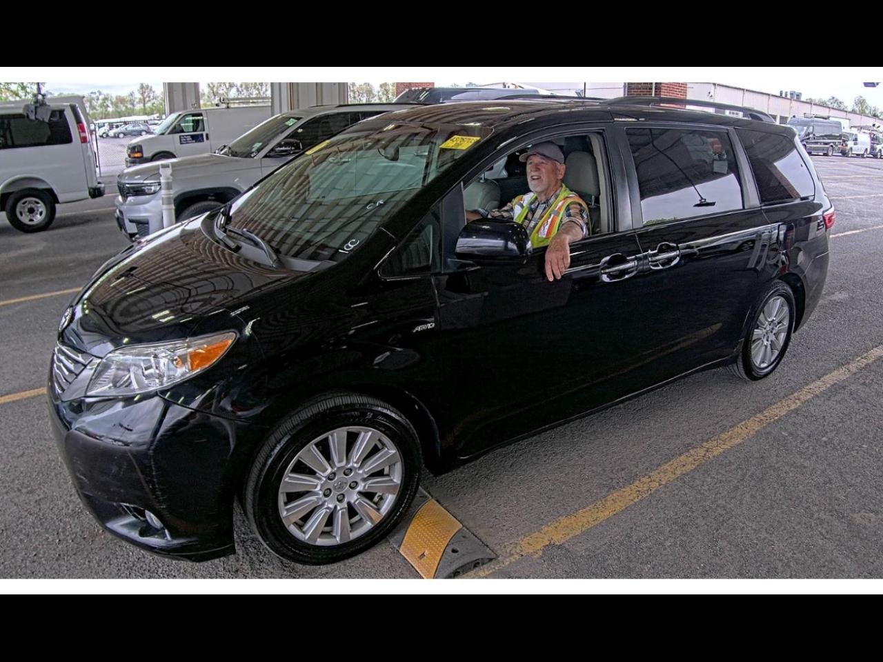 2017 Toyota Sienna Limited Premium AWD 7-Passenger (Natl)