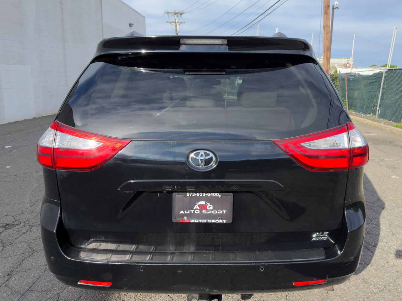Toyota Sienna Limited Premium AWD 7-Passenger (Natl) 2017