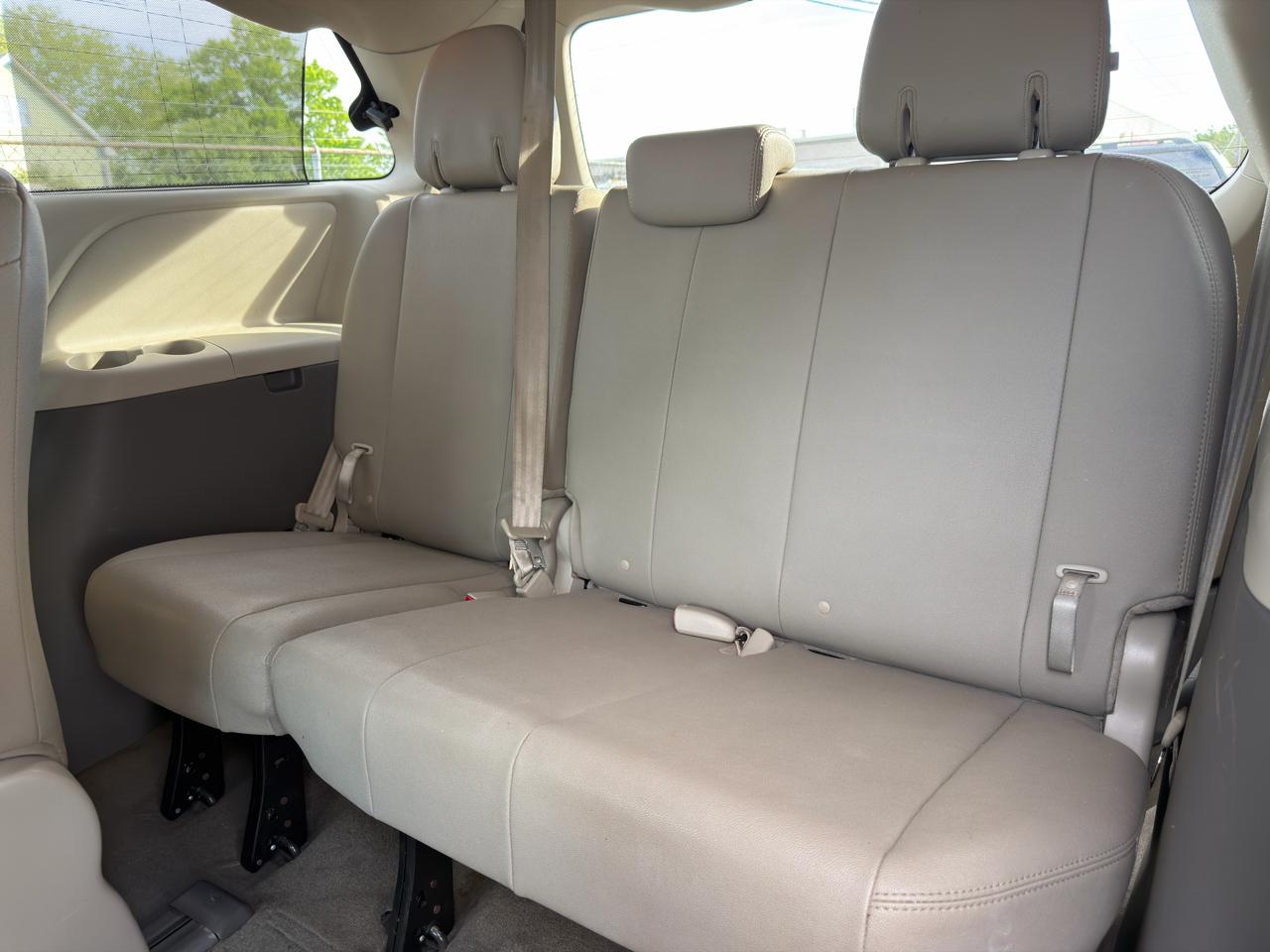 Toyota Sienna Limited Premium AWD 7-Passenger (Natl) 2017