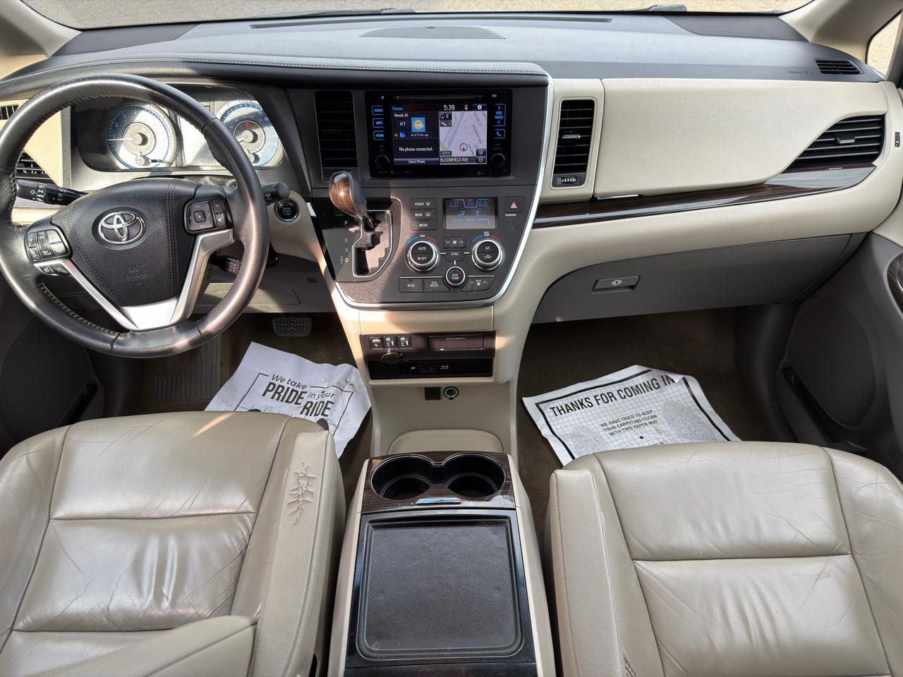 Toyota Sienna Limited Premium AWD 7-Passenger (Natl) 2017
