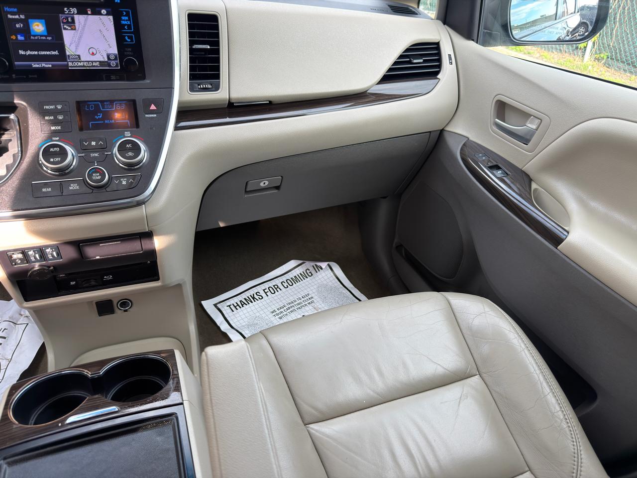 Toyota Sienna Limited Premium AWD 7-Passenger (Natl) 2017