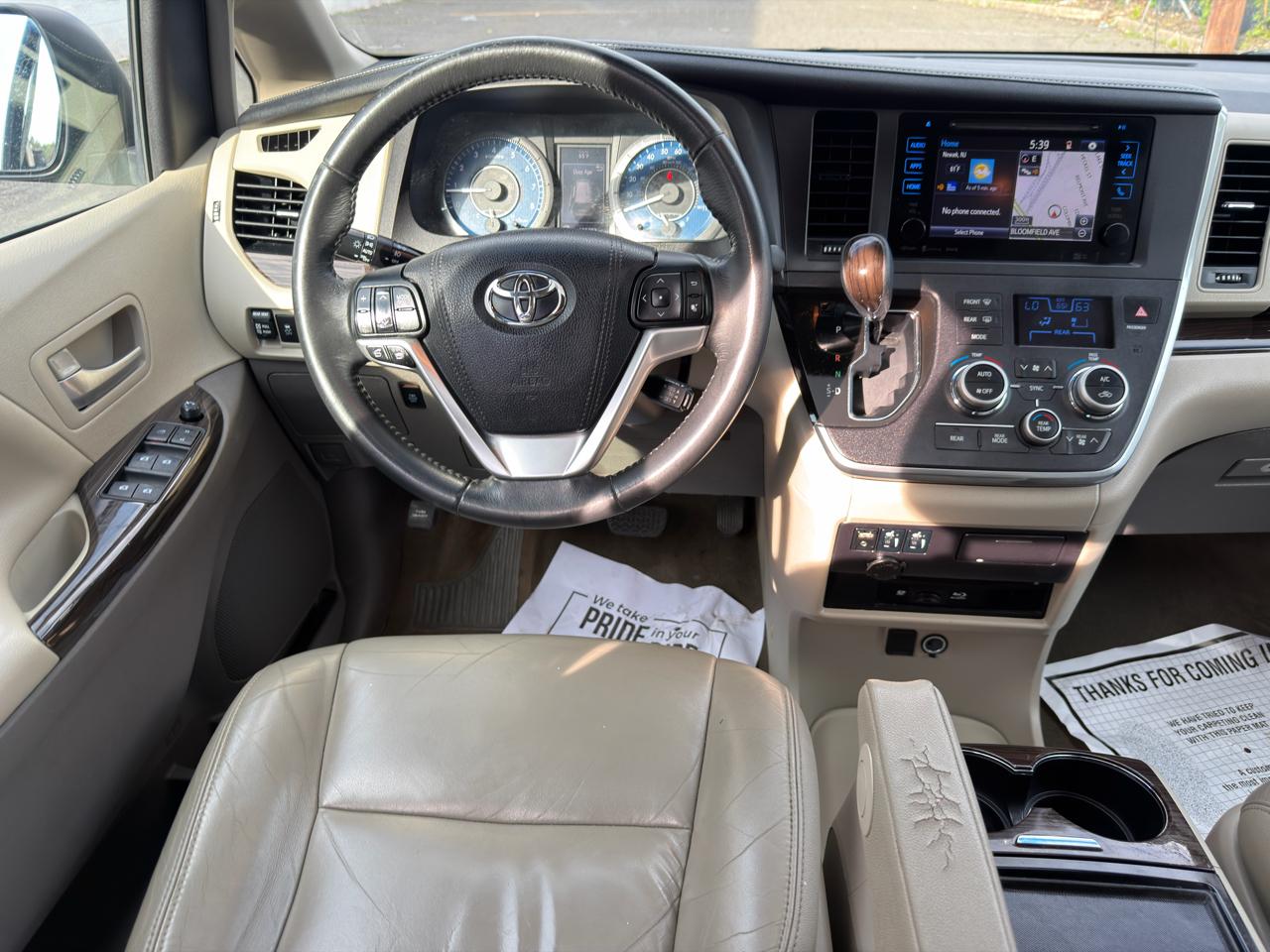 Toyota Sienna Limited Premium AWD 7-Passenger (Natl) 2017
