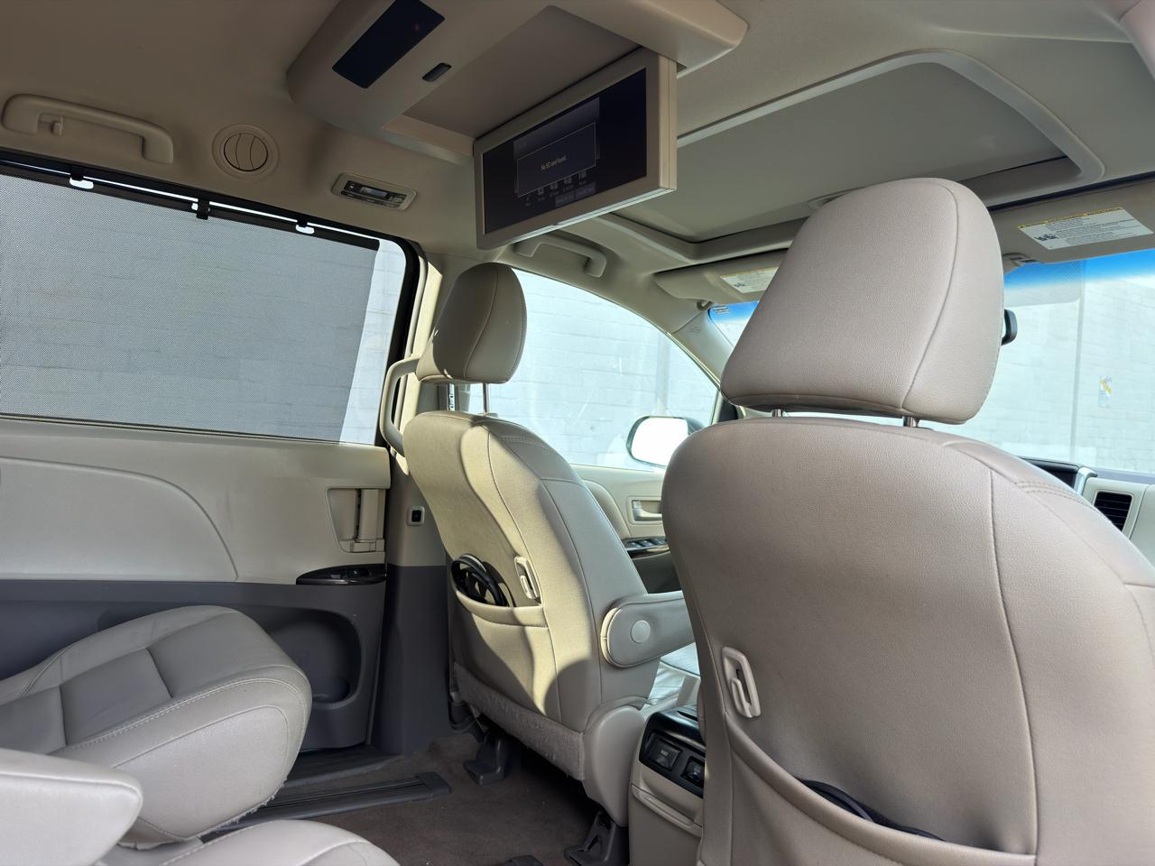Toyota Sienna Limited Premium AWD 7-Passenger (Natl) 2017
